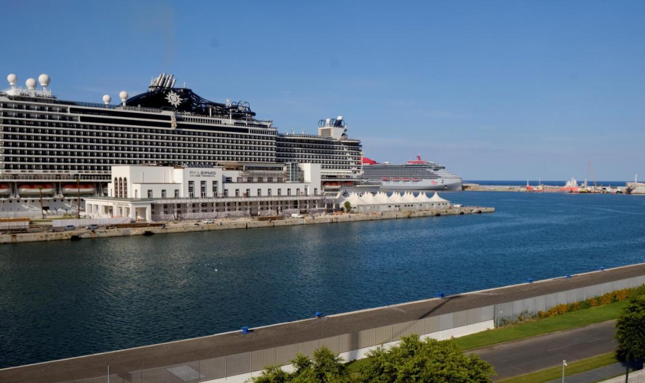 Attico Con Terrazza Sul Porto Apartment Palermo Exterior photo